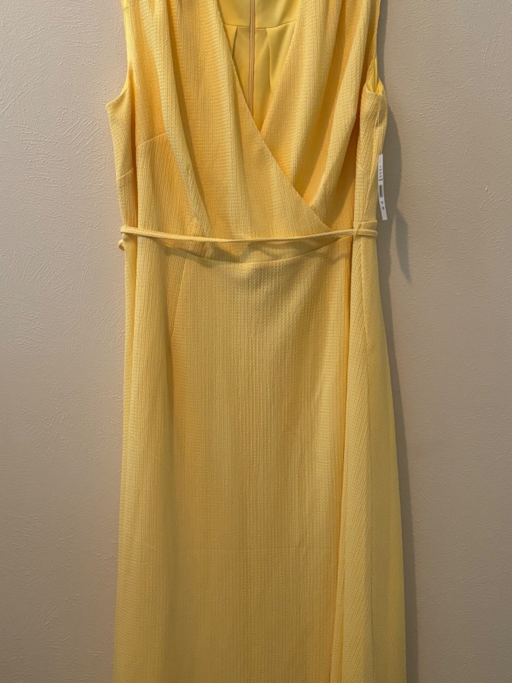 Glamour Women's Yellow Sleeveless Maxi Dress with Back Zipper - Size 16W